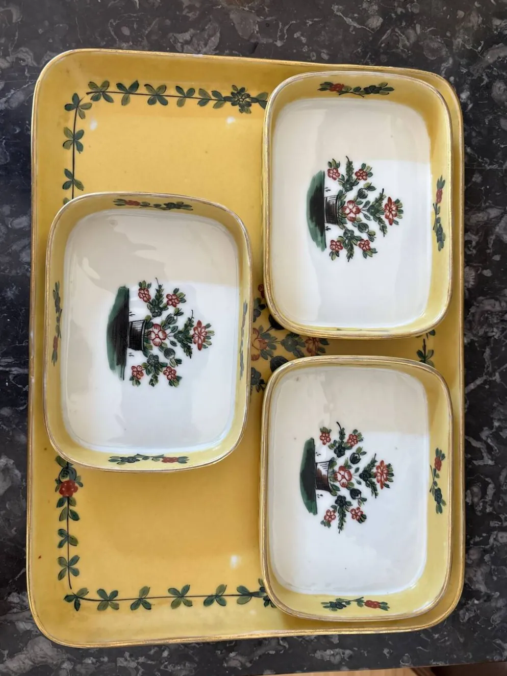 Plateau et 3 coupelles amovibles de la prestigieuse Maison Delvaux