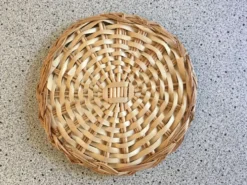 Plateau à fromage ou plat à gâteaux vintage en osier