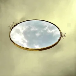 Plateau miroir rond en métal doré style Josef Frank - années 50 60