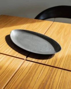 Plateau ovale vintage en étain par Just Andersen - décoration de table - Art déco Danemark - années 1930