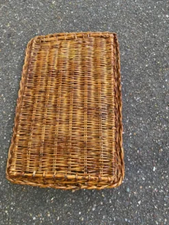 Plateau petit déjeuner en rotin et osier tressé
