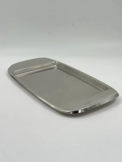 Plateau rectangulaire vintage en acier inoxydable avec rebord surélevé