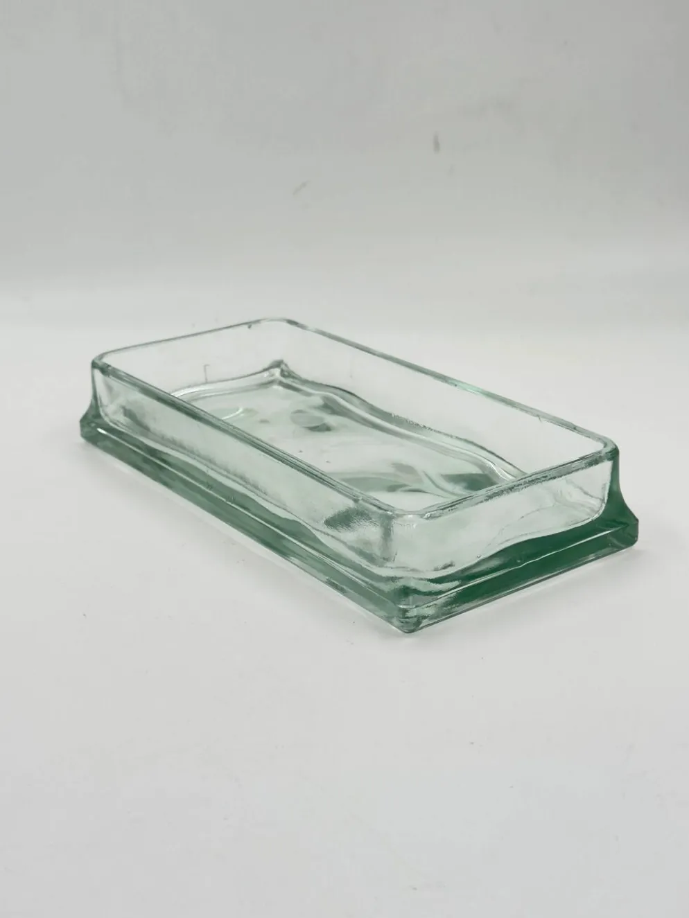 Plateau rectangulaire vintage en verre épais teinté vert pâle