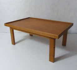 plateau sur pied en bois
