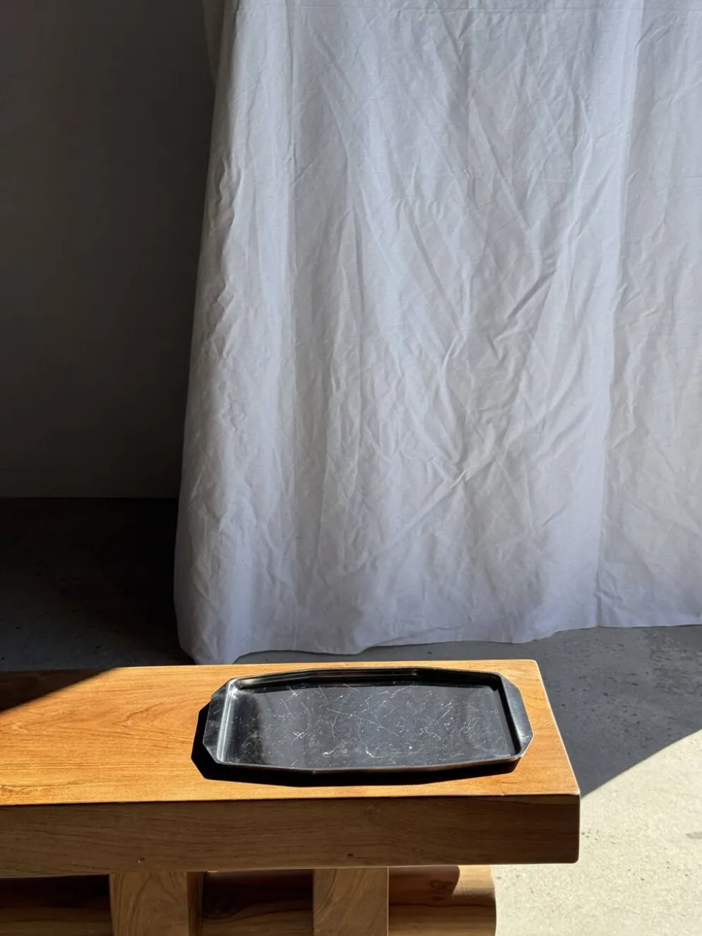 Plateau vintage rectangulaire en métal argenté à anses L37 Lg27 H1,5
