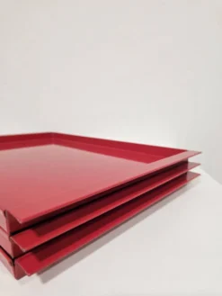 Plateaux en métal rouge vintage italien / Service décoratif moderne du milieu du siècle