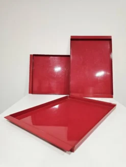 Plateaux en métal rouge vintage italien / Service décoratif moderne du milieu du siècle