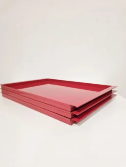 Plateaux en métal rouge vintage italien / Service décoratif moderne du milieu du siècle