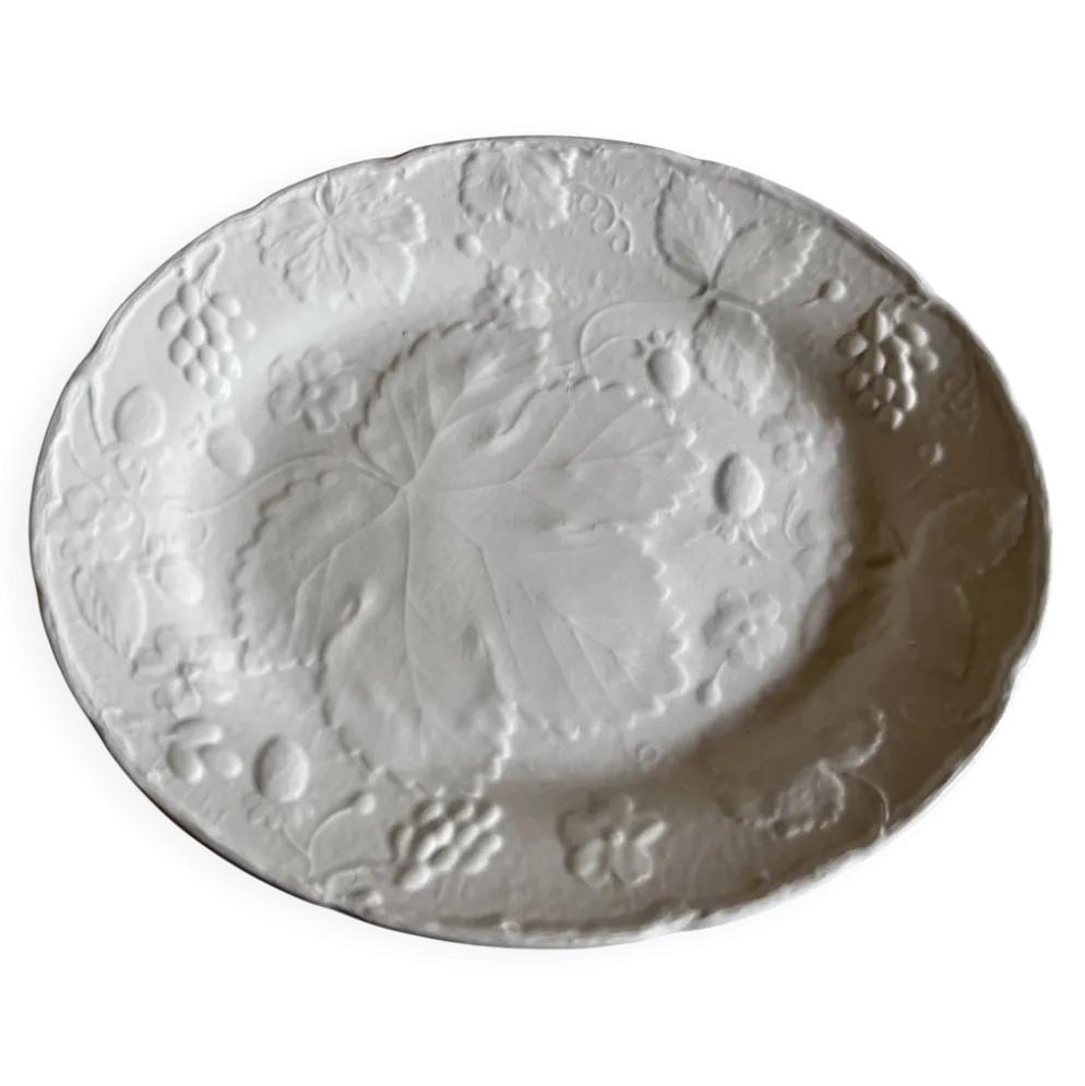 Plat en faïence anglaise Burleigh Davenport relief fraise et feuille vigne