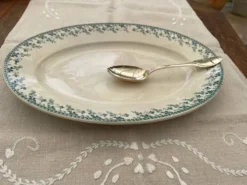 plat en faïence de Gien modèle Montigny