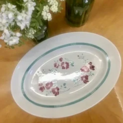 Plat en faïence vintage