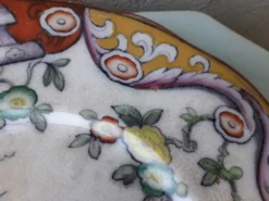 Plat en faience décor japonisant