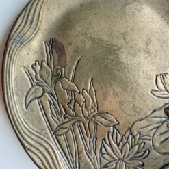 Plat en laiton autrichien vintage, grenouille sur nénuphar, art nouveau, anneau Jugendstil.