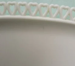 Plat en opaline blanche