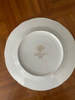 Plat en porcelaine de Limoges, décor, floral raffiné