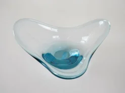 Plat en verre, design danois, années 1960, fabricant : Holmegaard