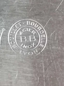 Plat estampillé BB Royal de l'orfèvrerie lyonnaise Bouillet et Bourdelle