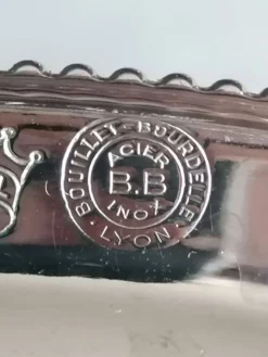 Plat estampillé BB Royal de l'orfèvrerie lyonnaise Bouillet et Bourdelle