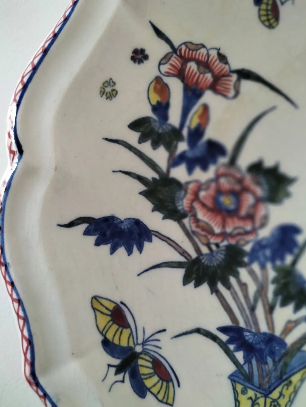 Plat faïence de Desvres – Décor sur les deux faces – Vers 1890-1910