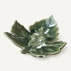 Plat feuille en céramique de Vallauris années 60