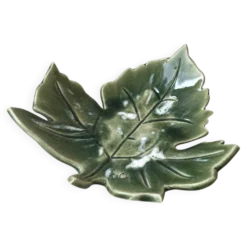 Plat feuille en céramique de Vallauris années 60