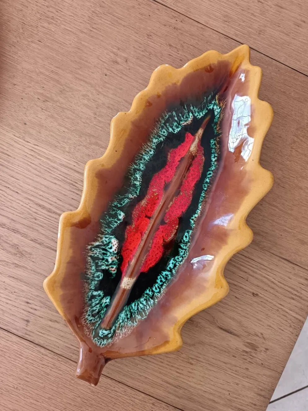 Plat feuille vallauris