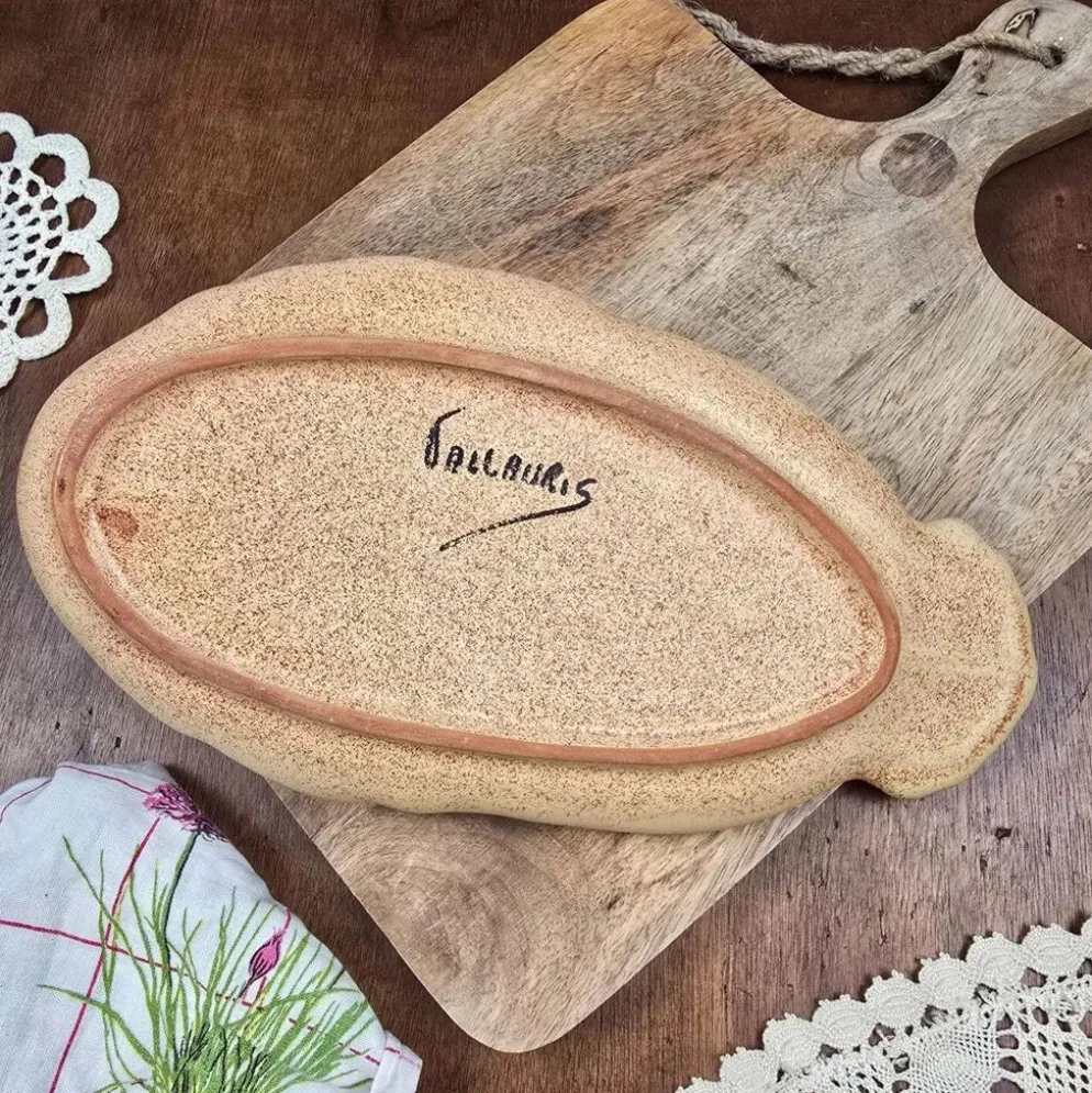 Plat à foie gras en céramique Vallauris – décor floral gravé