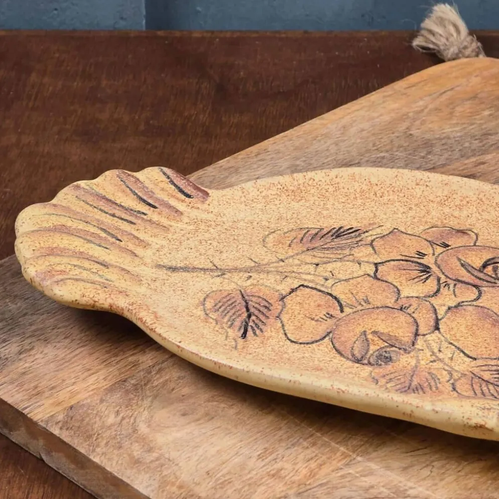 Plat à foie gras en céramique Vallauris – décor floral gravé