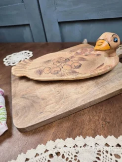 Plat à foie gras en céramique Vallauris – décor floral gravé