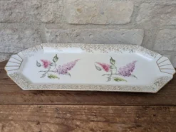 Plat à gâteau cake en porcelaine émail de Limoges LF décor fleurs de lilas