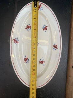 Plat ovale ancien