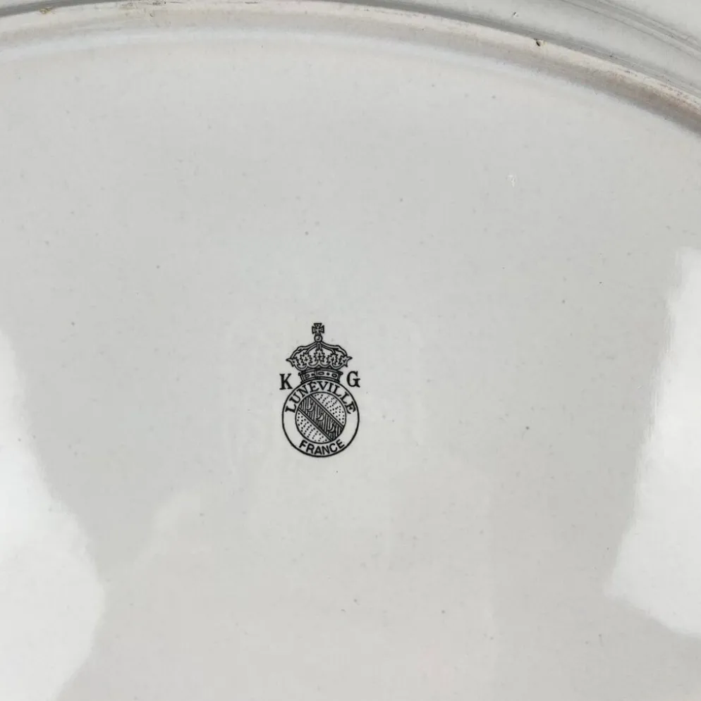Plat ovale à bout plat modèle Réverbère par KG Lunéville, motif rose