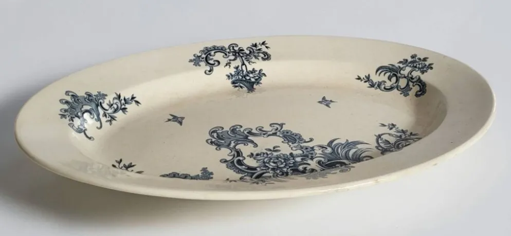 Plat ovale en faïence Boch BFK modèle Régent