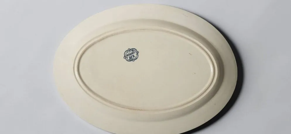 Plat ovale en faïence Boch BFK modèle Régent