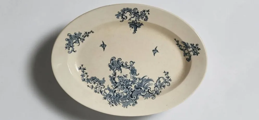 Plat ovale en faïence Boch BFK modèle Régent