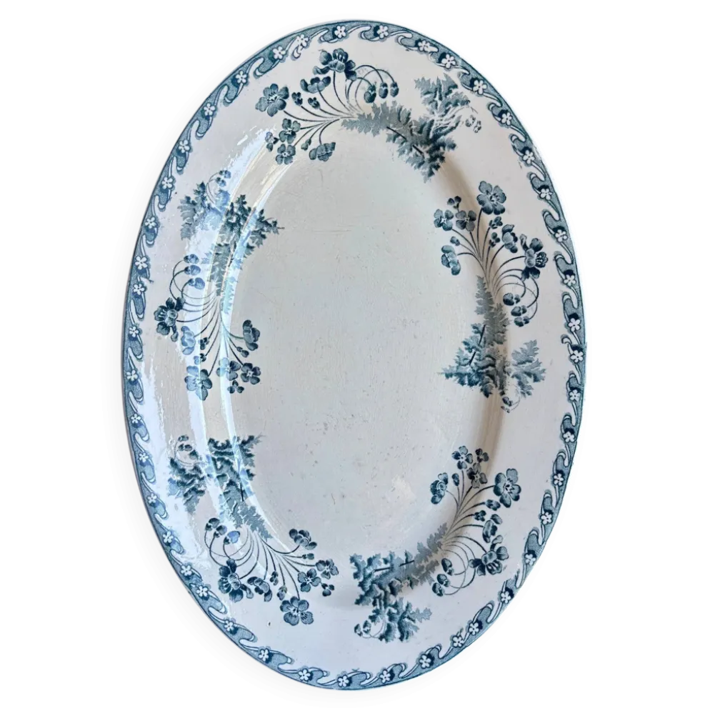 Plat ovale Longwy en terre de fer bleue, service "Chartres"