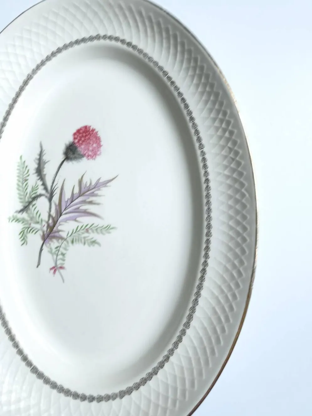 Plat ovale vintage signé Moulin des loups modèle Imperia fleur rose