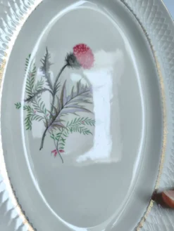 Plat ovale vintage signé Moulin des loups modèle Imperia fleur rose