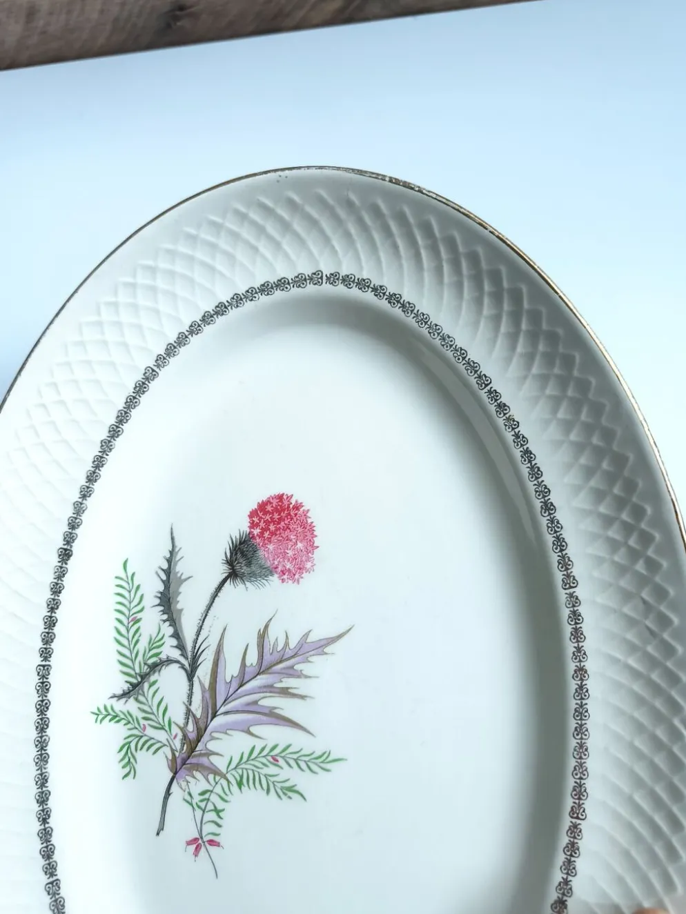 Plat ovale vintage signé Moulin des loups modèle Imperia fleur rose