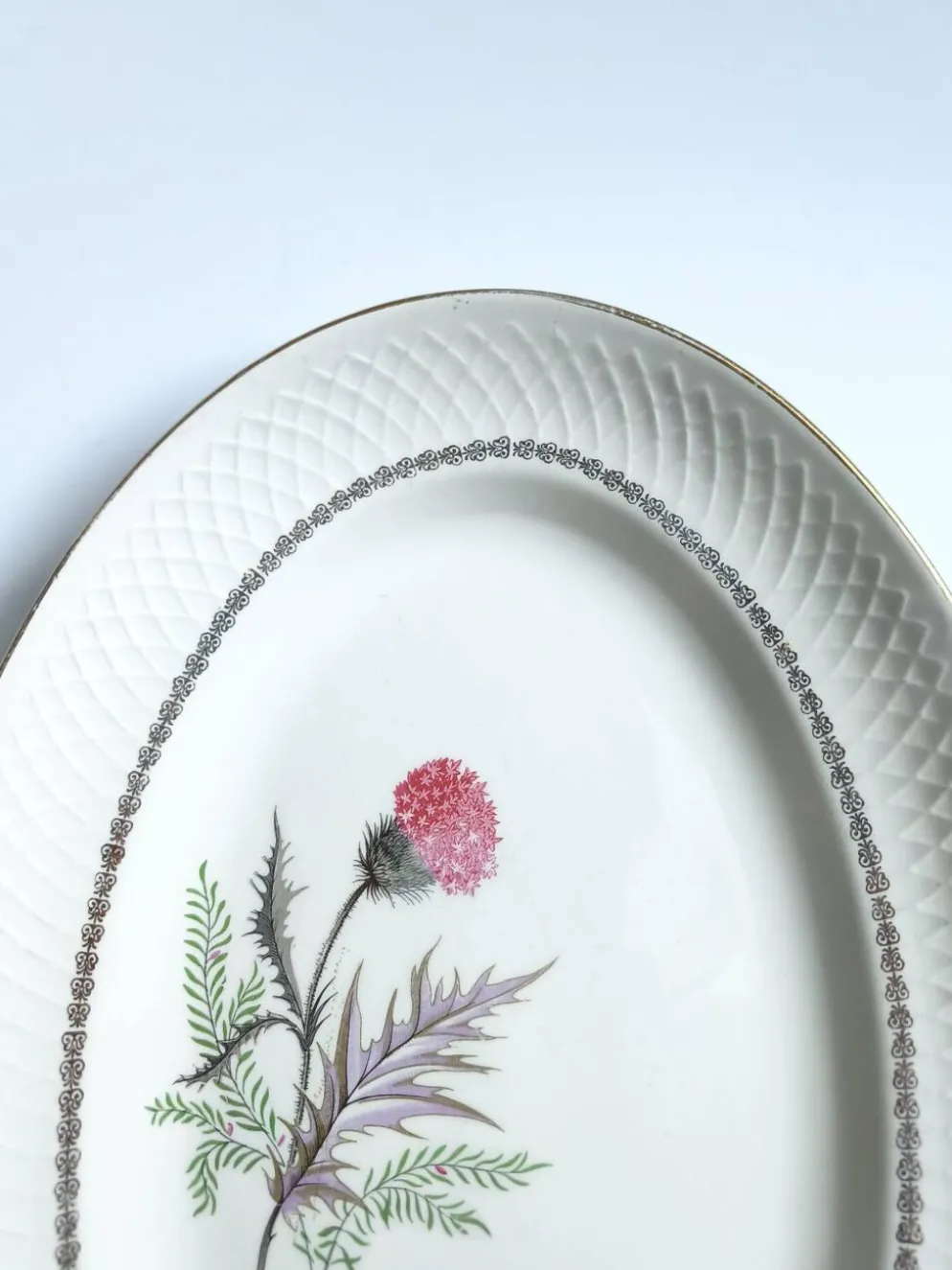 Plat ovale vintage signé Moulin des loups modèle Imperia fleur rose