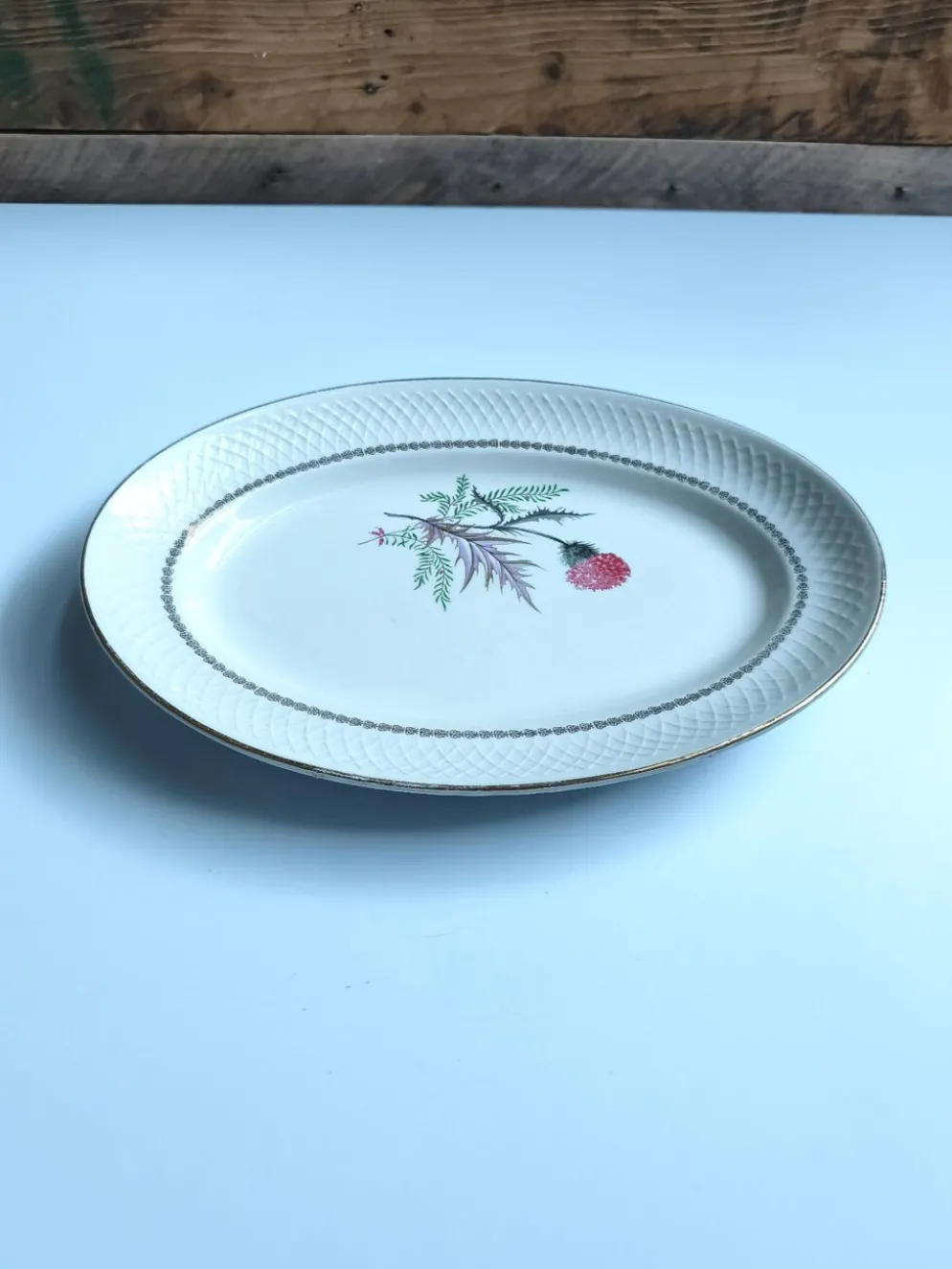 Plat ovale vintage signé Moulin des loups modèle Imperia fleur rose