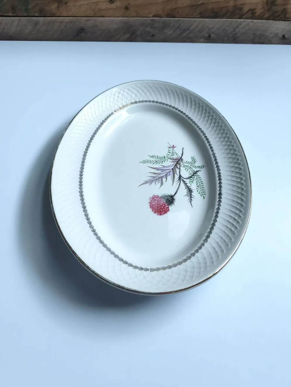 Plat ovale vintage signé Moulin des loups modèle Imperia fleur rose