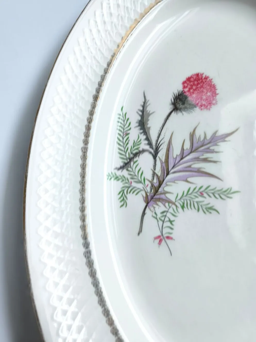 Plat ovale vintage signé Moulin des loups modèle Imperia fleur rose