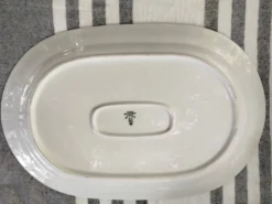 Plat plat en porcelaine