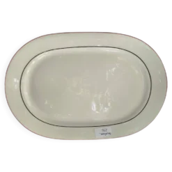 Plat plat en porcelaine
