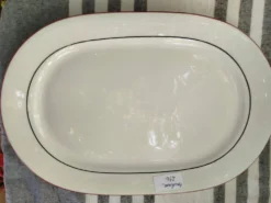 Plat plat en porcelaine