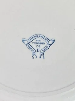 Plat rond en terre de fer