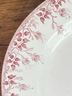 Plat rond en terre de fer