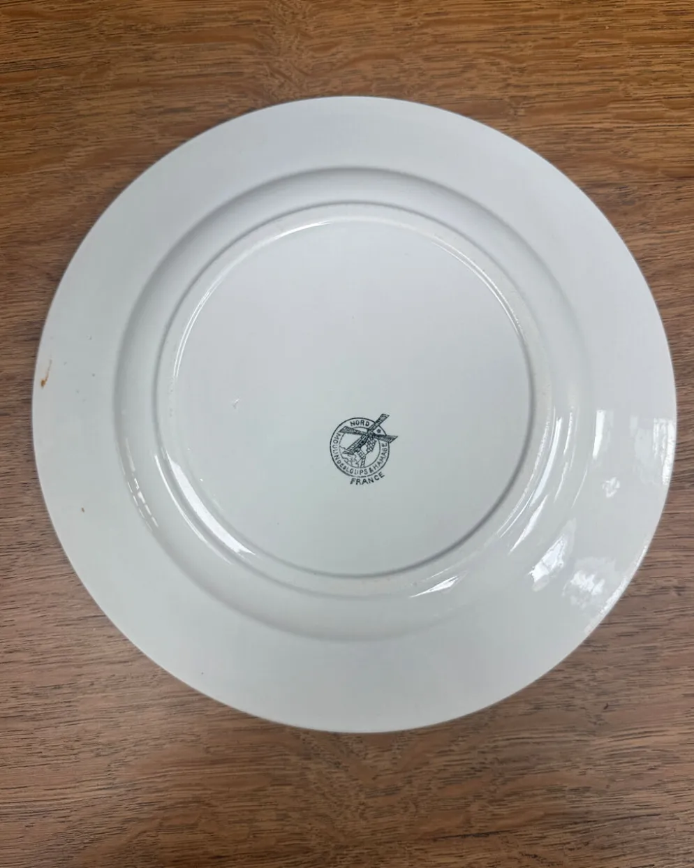 Plat rond plat Moulin des Loups, modèle Granit