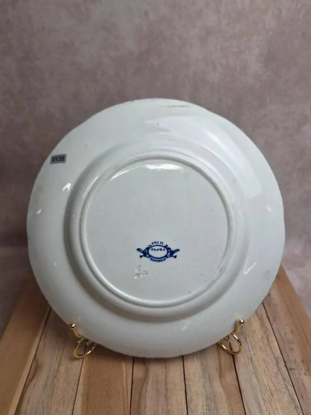 Plat rond Terre de Fer Creil et Montereau Flora – bleu ancien – 29 cm